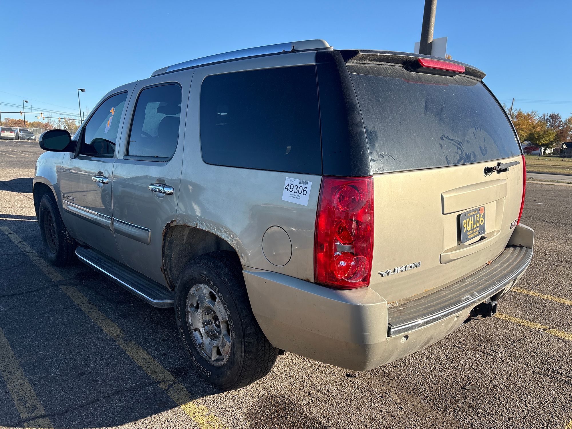 2007 GMC YUKON - Image 4