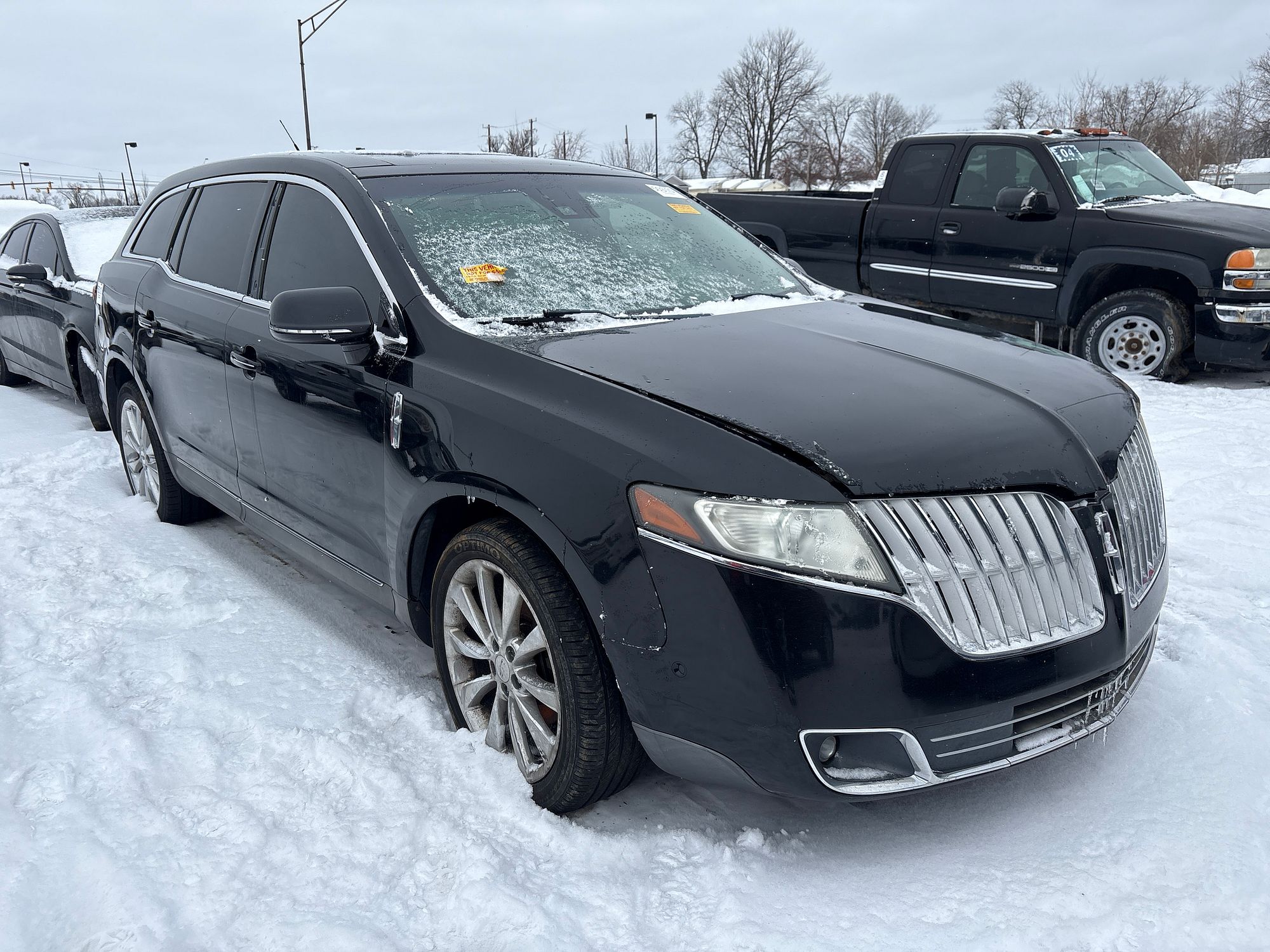 2010 LINCOLN MKT - Image 2