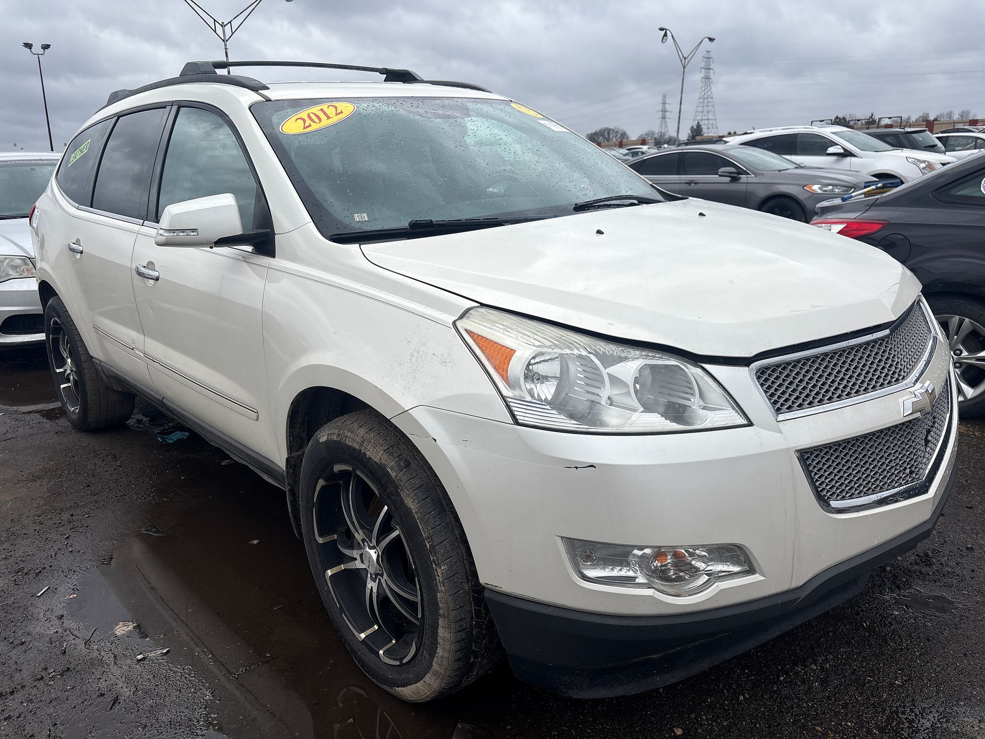 2012 CHEVROLET TRAVERSE - Image 2