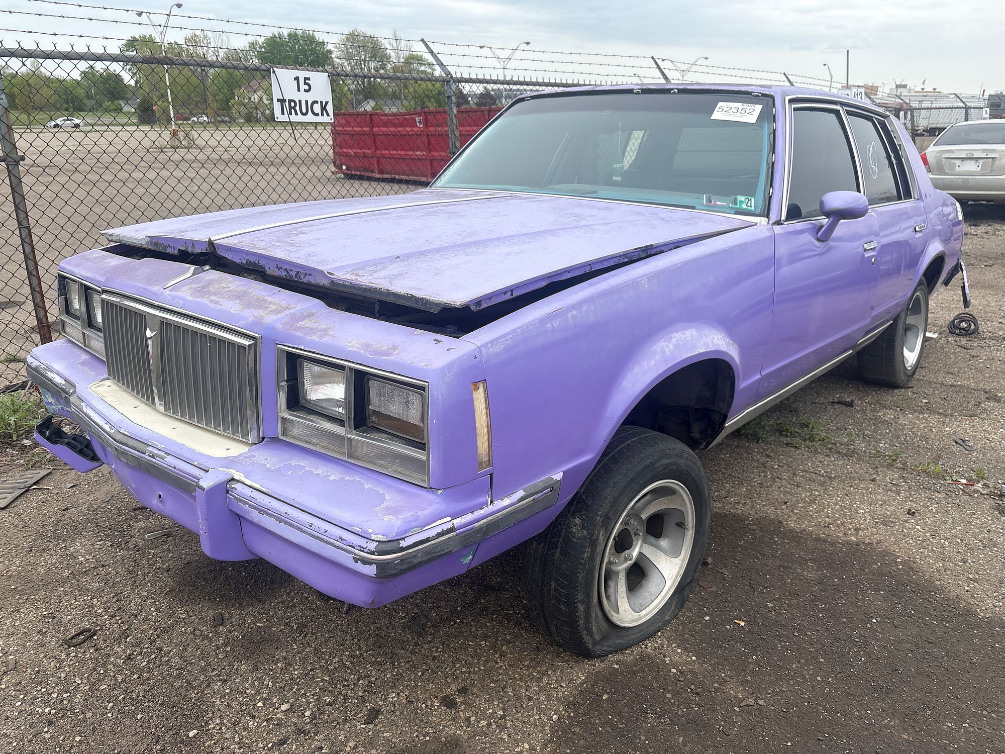 1986 PONTIAC BONNEVILLE - Image 1