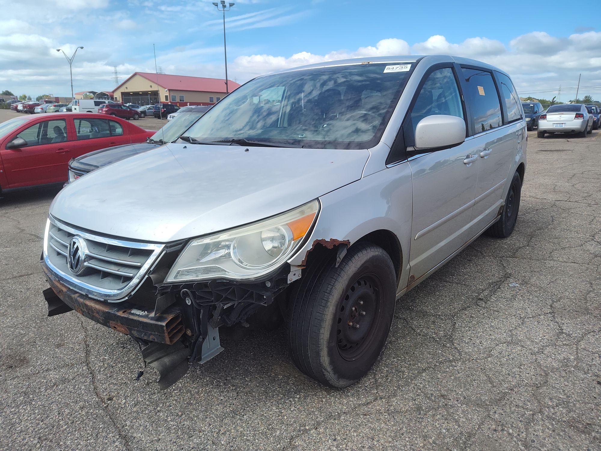 2010 VOLKSWAGEN ROUTAN - Image 1