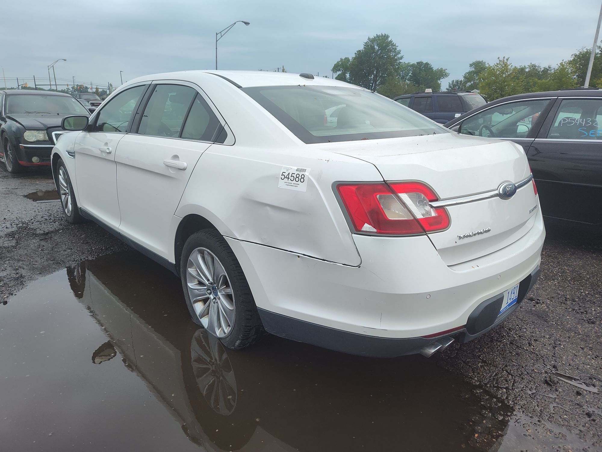 2010 FORD TAURUS - Image 4