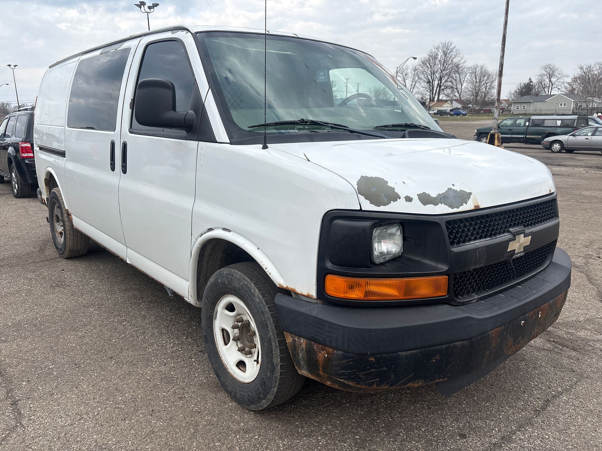 2008 CHEVROLET EXPRESS 2500 - Image 2