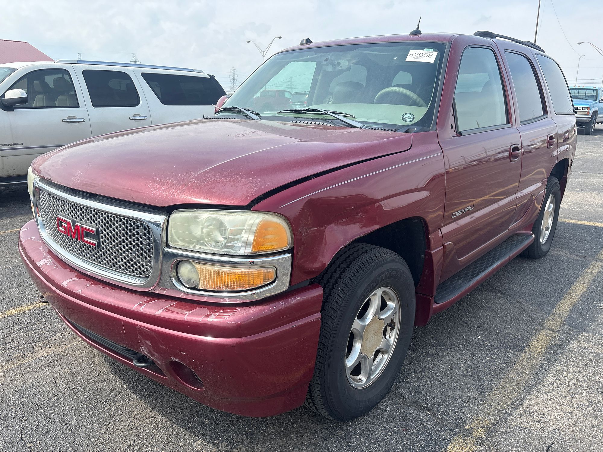 2004 GMC YUKON - Image 1
