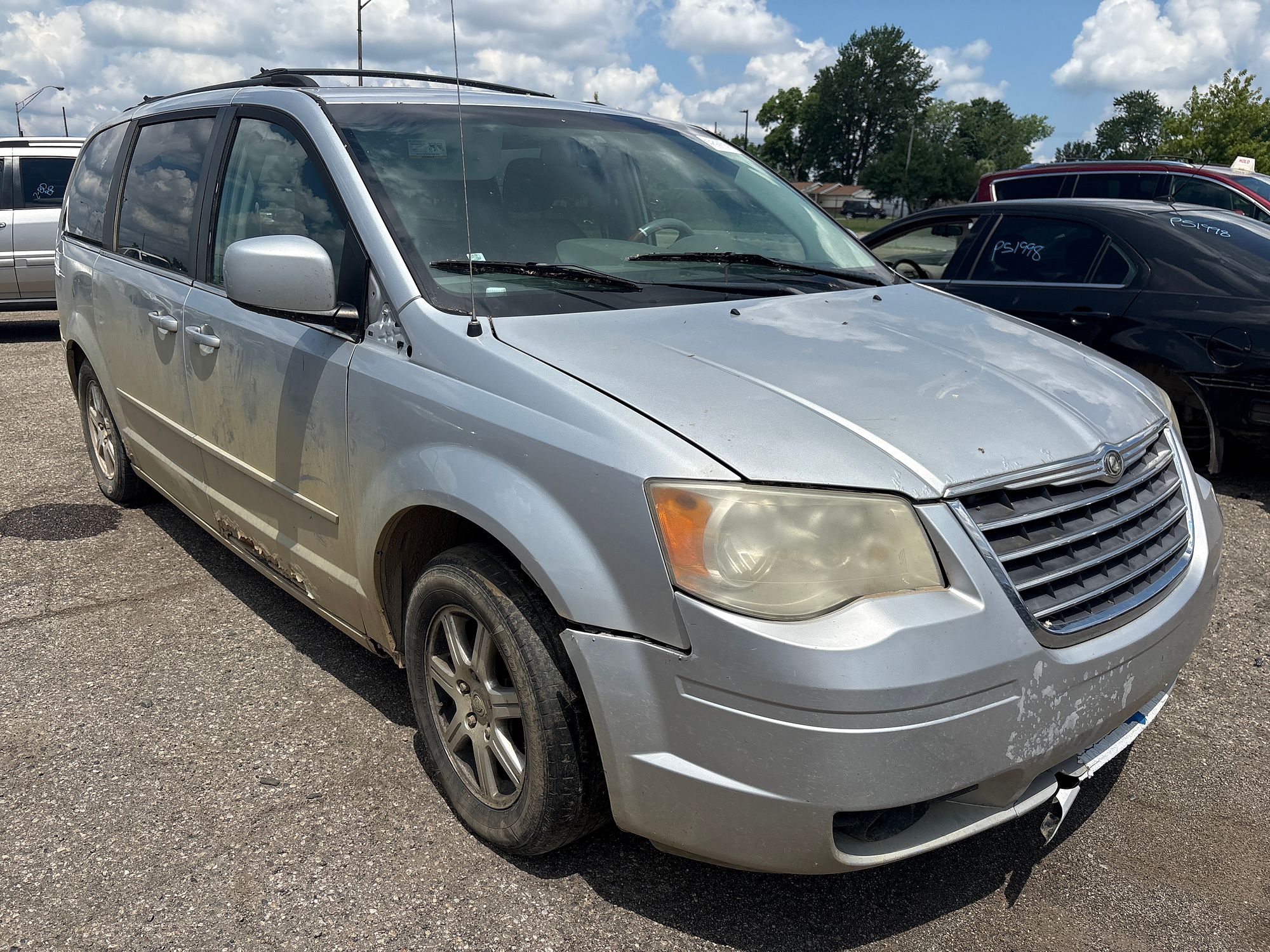 2008 CHRYSLER TOWN COUNTRY - Image 2