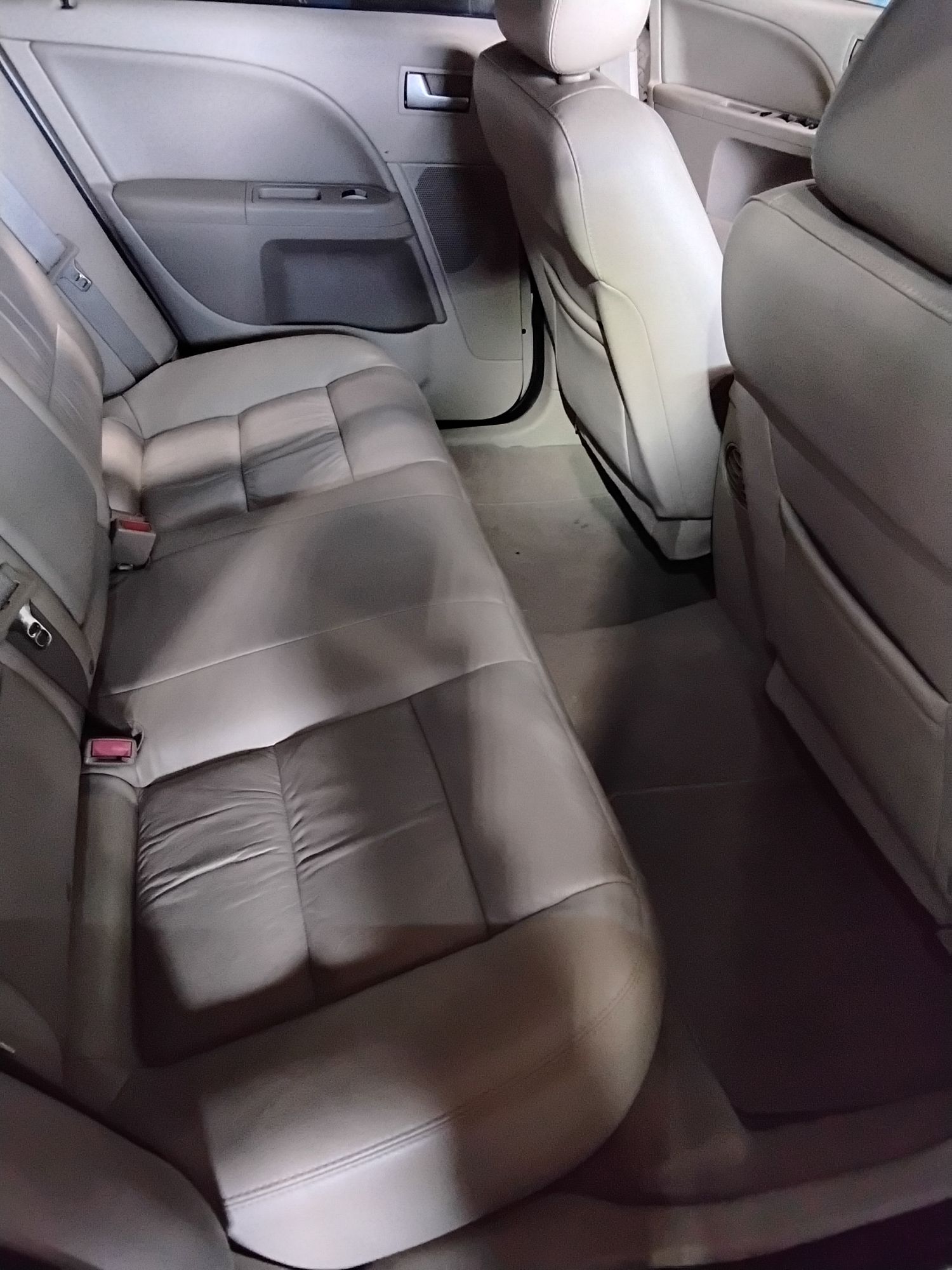 2006 FORD 500 - Image 6