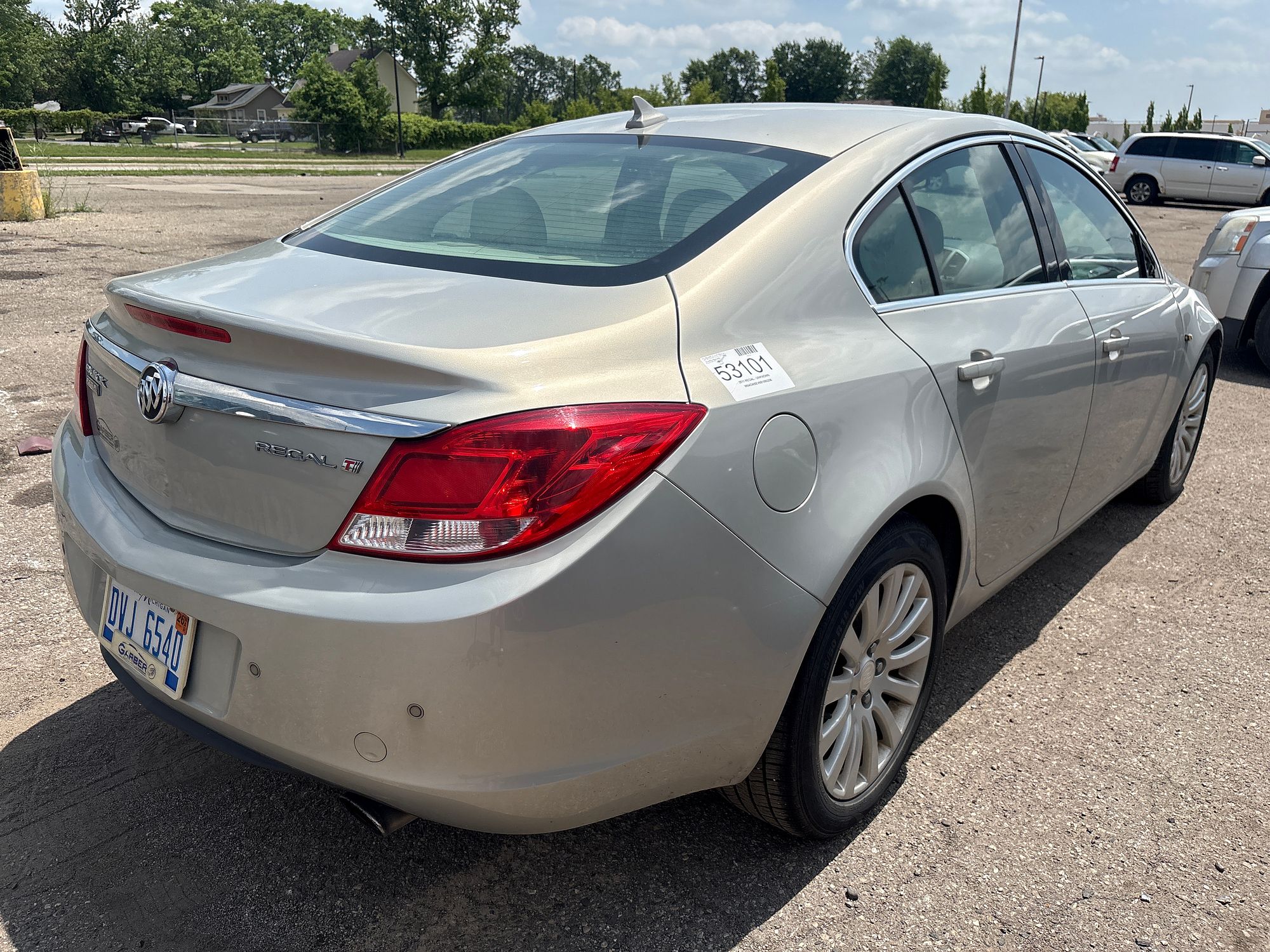 2011 BUICK REGAL - Image 3