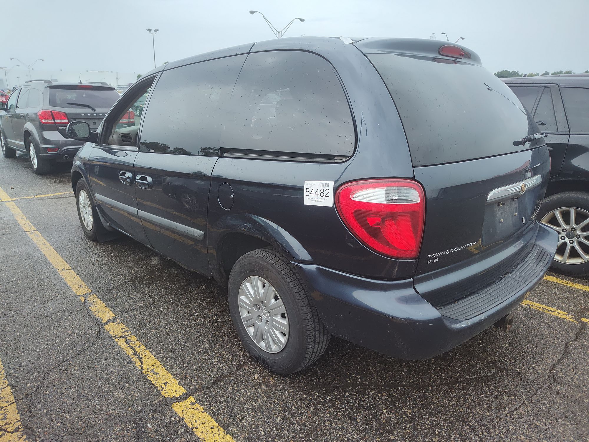 2006 CHRYSLER TOWN COUNTRY - Image 4