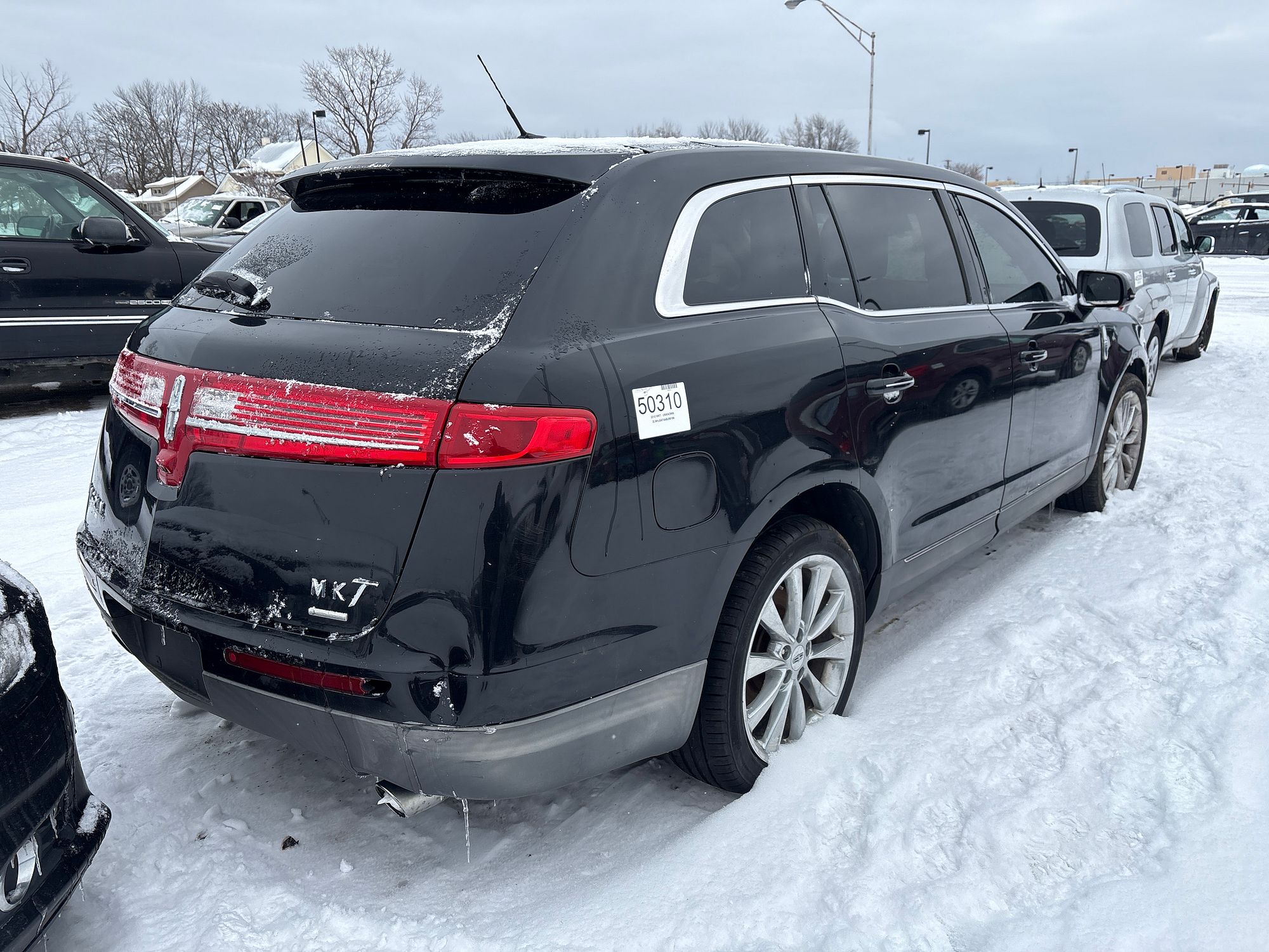 2010 LINCOLN MKT - Image 3