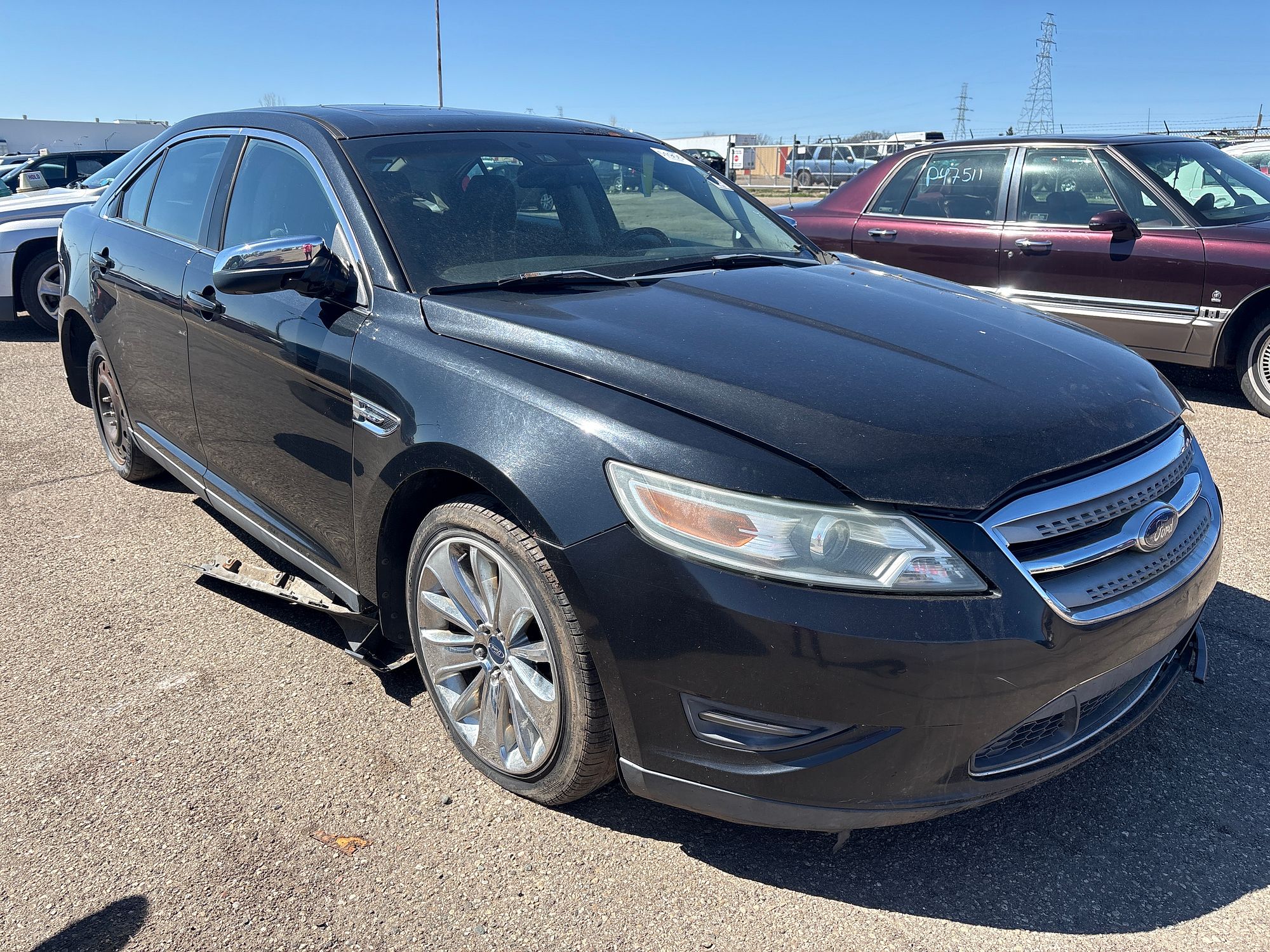 2010 FORD TAURUS - Image 2