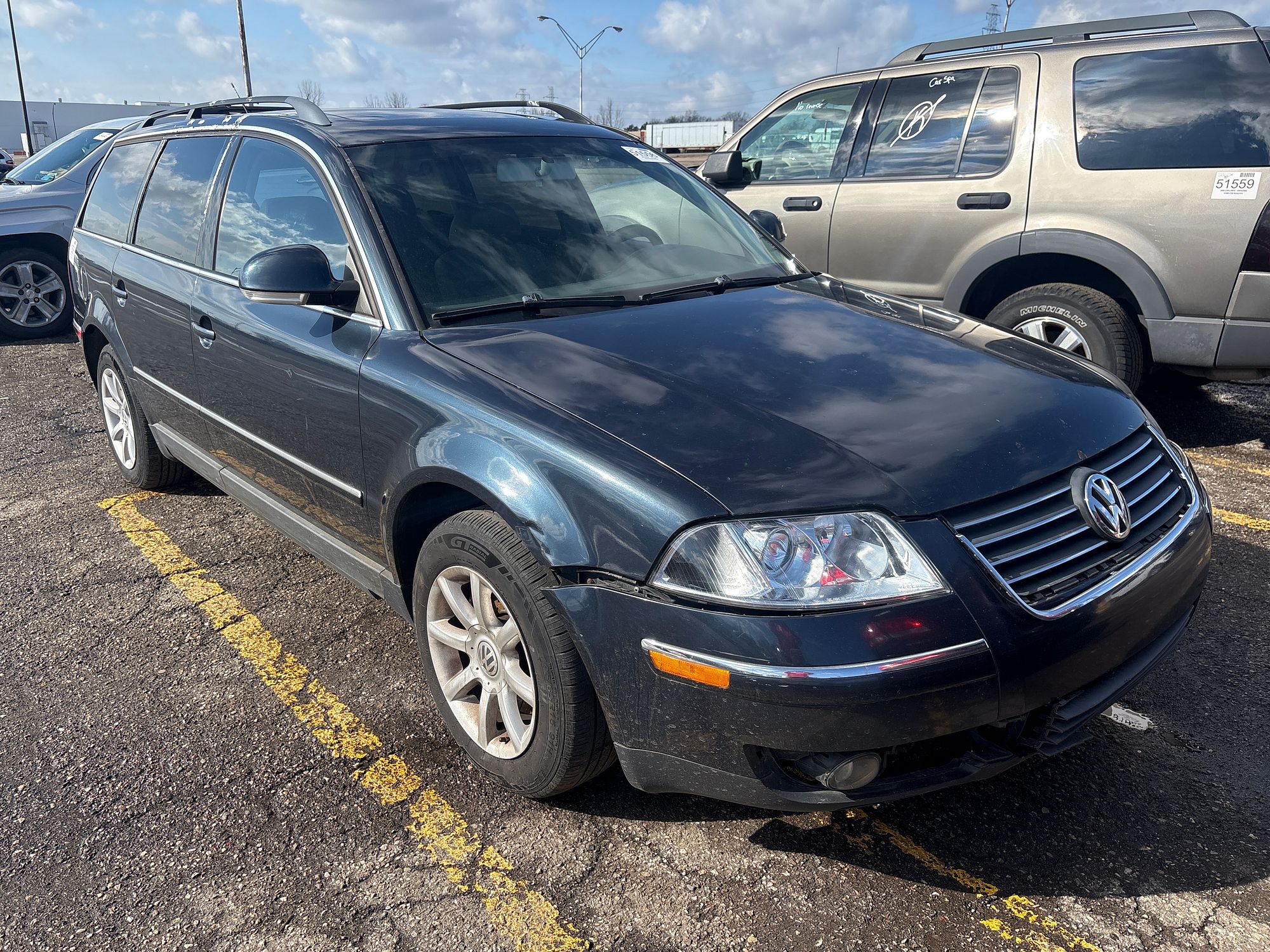 2004 VOLKSWAGEN PASSAT - Image 2