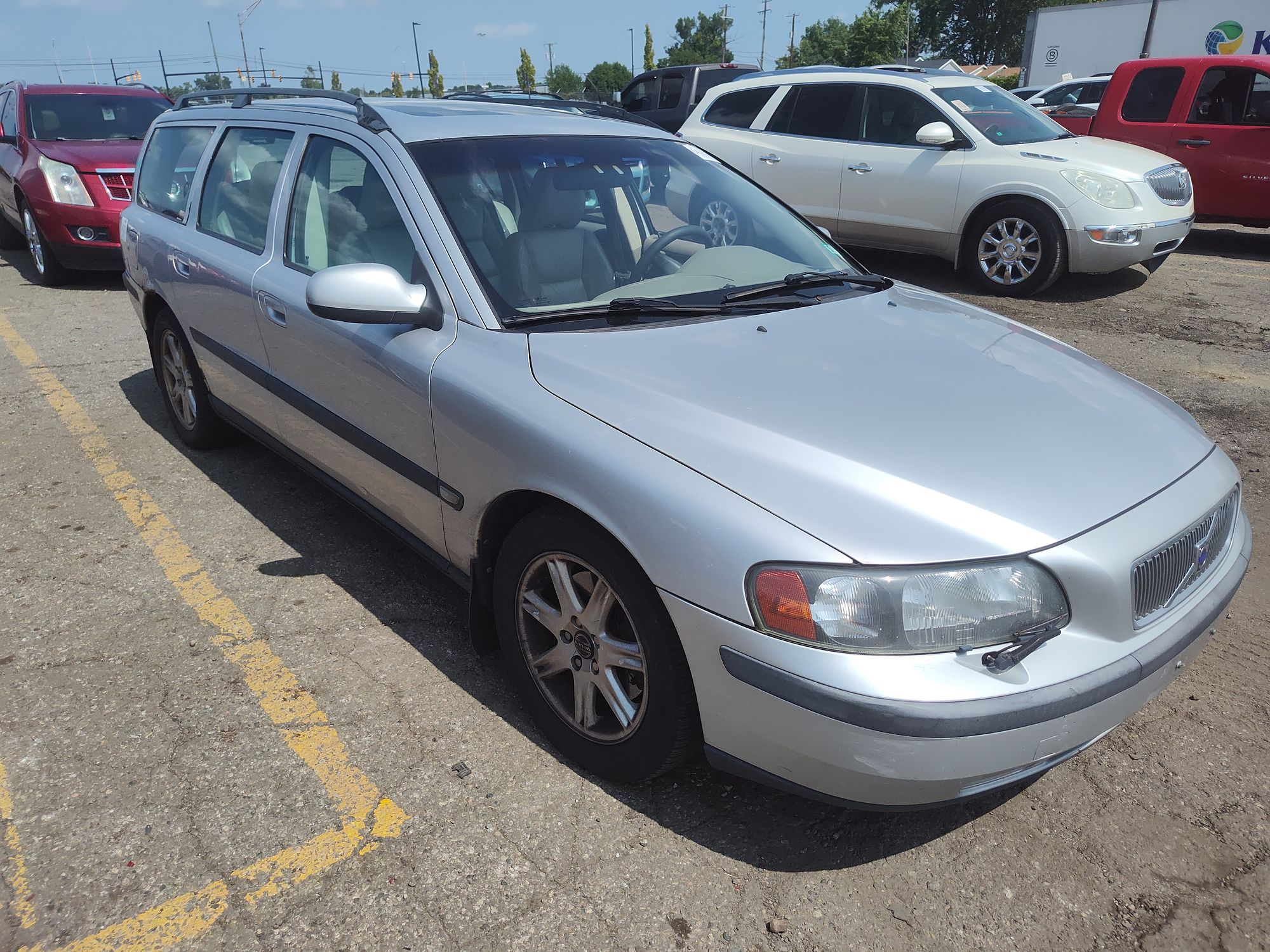 2001 VOLVO V70 - Image 2