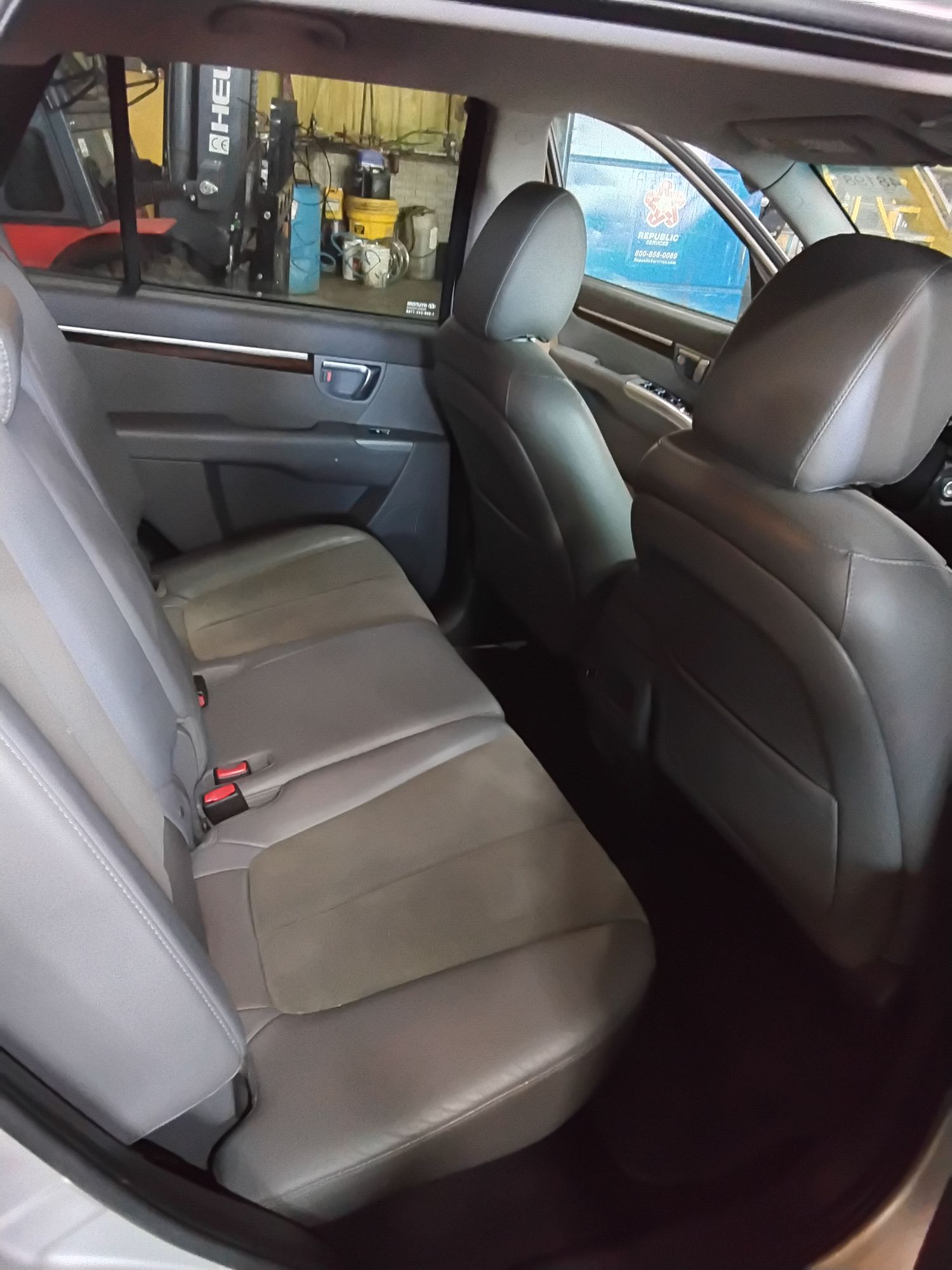 2011 HYUNDAI SANTA FE - Image 6