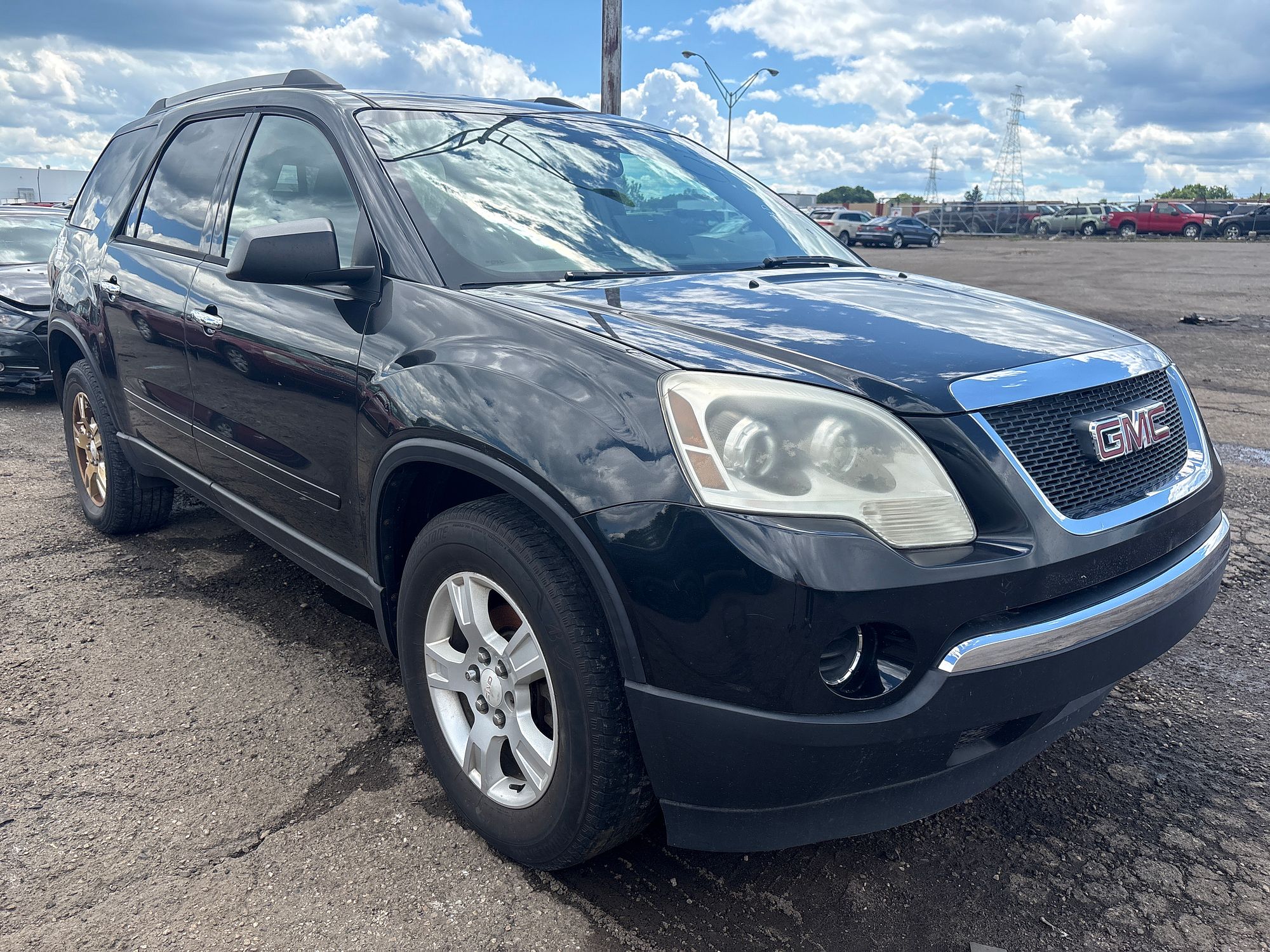 2010 GMC ACADIA - Image 2