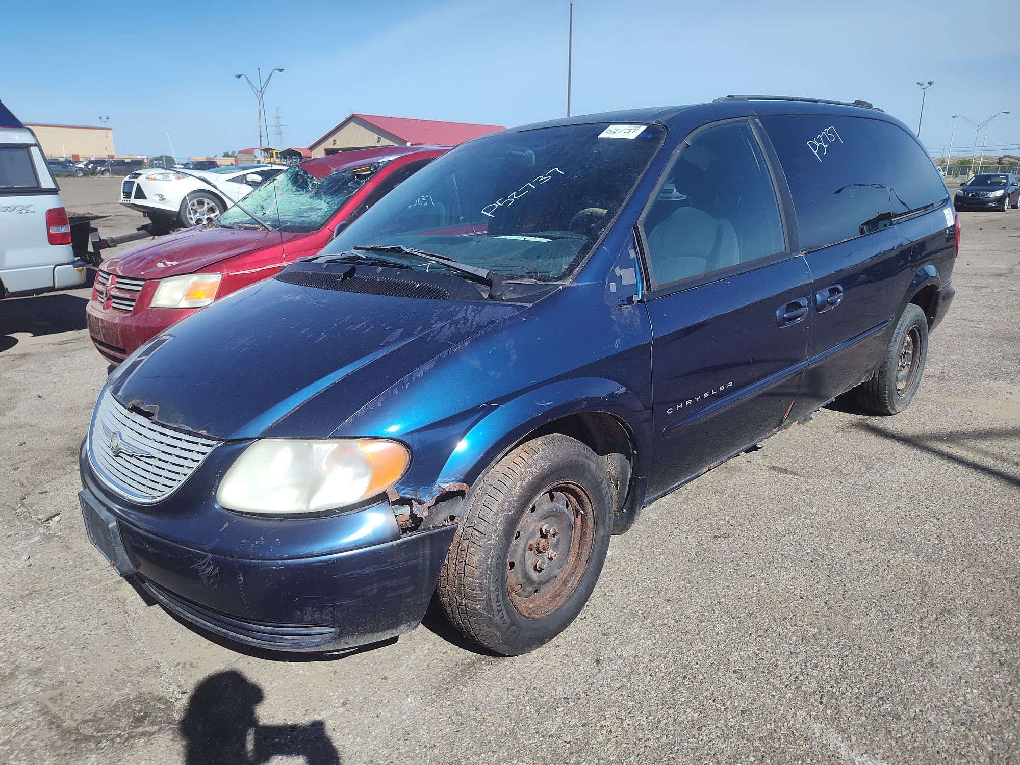 2001 CHRYSLER TOWN COUNTRY - Image 1