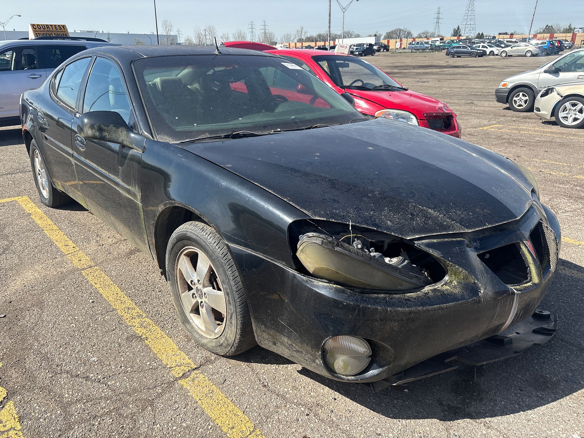 2004 PONTIAC GRAND PRIX - Image 2