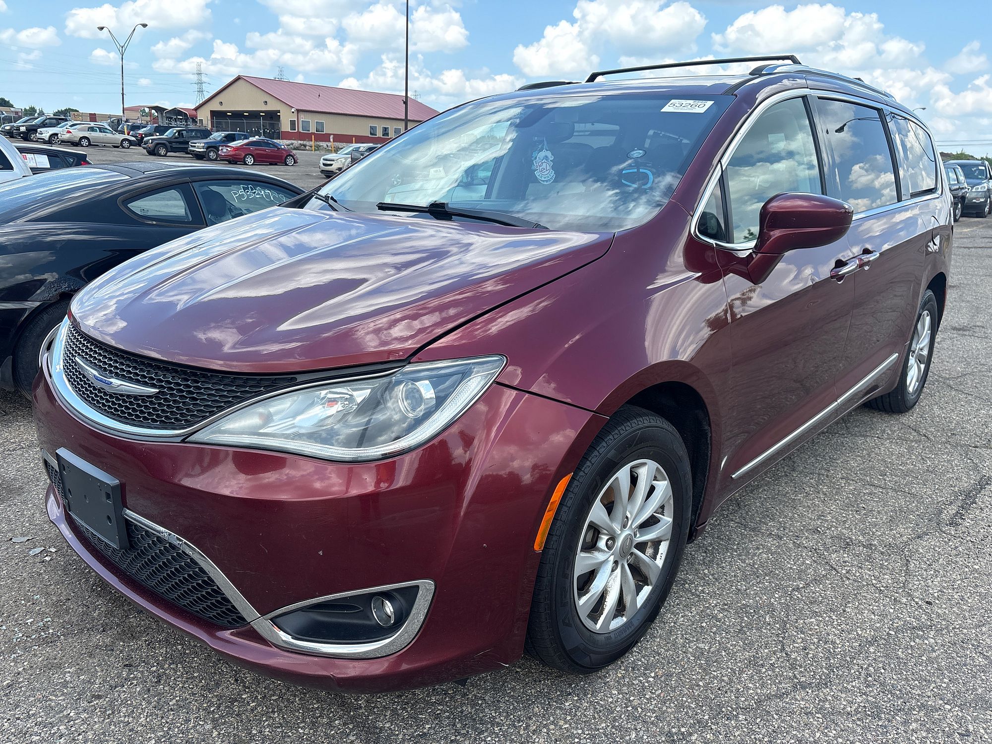 2019 CHRYSLER PACIFICA - Image 1