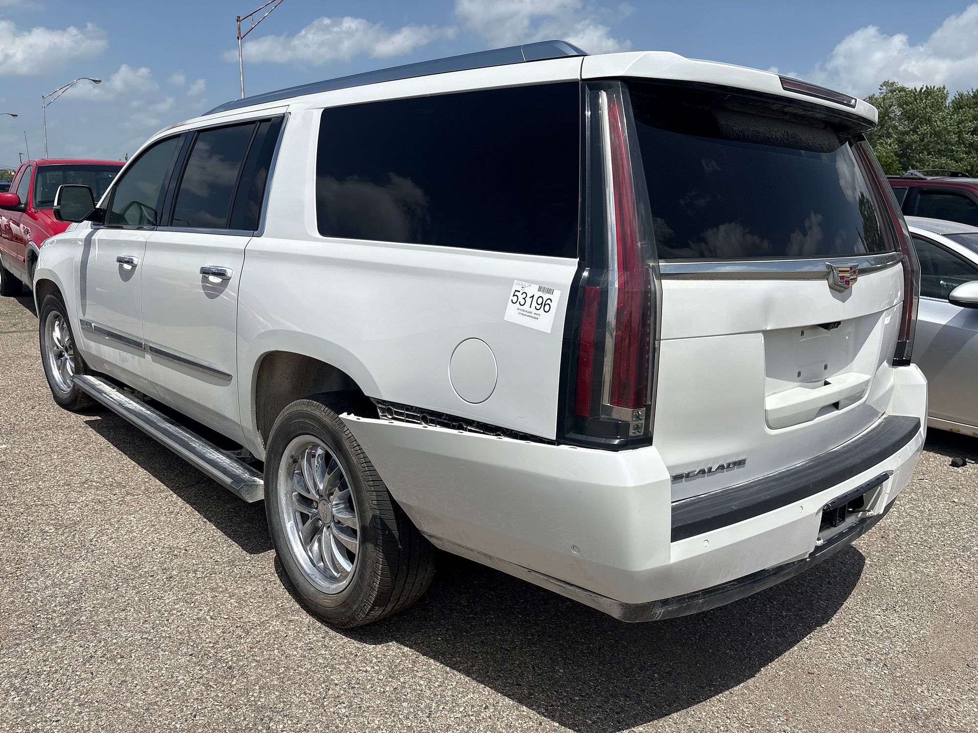2019 CADILLAC ESCALADE - Image 4