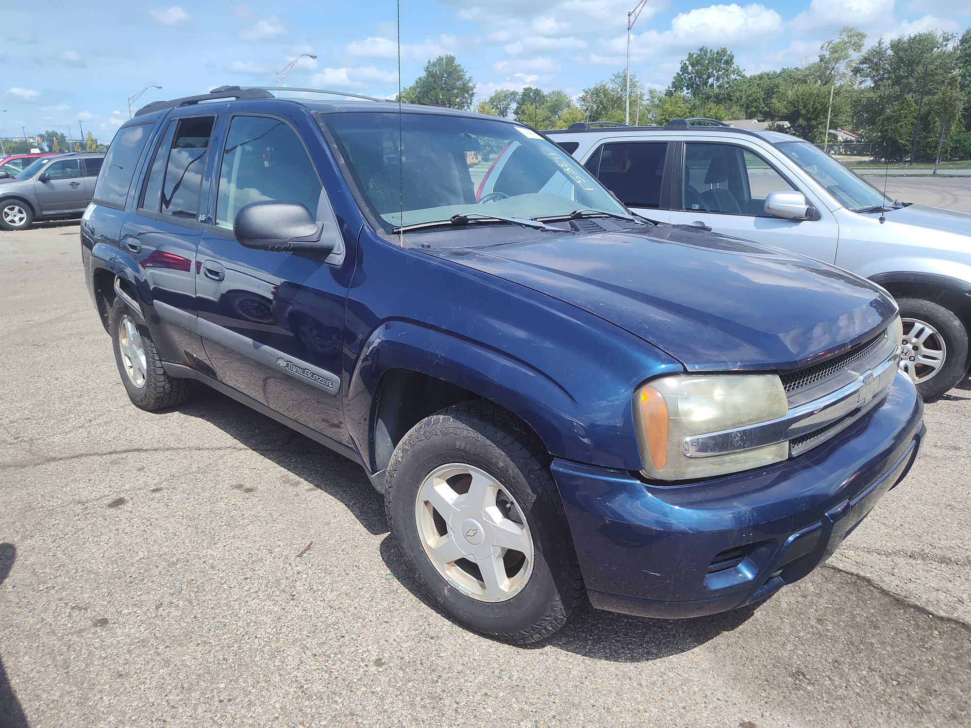 2003 CHEVROLET TRAILBLAZER - Image 2