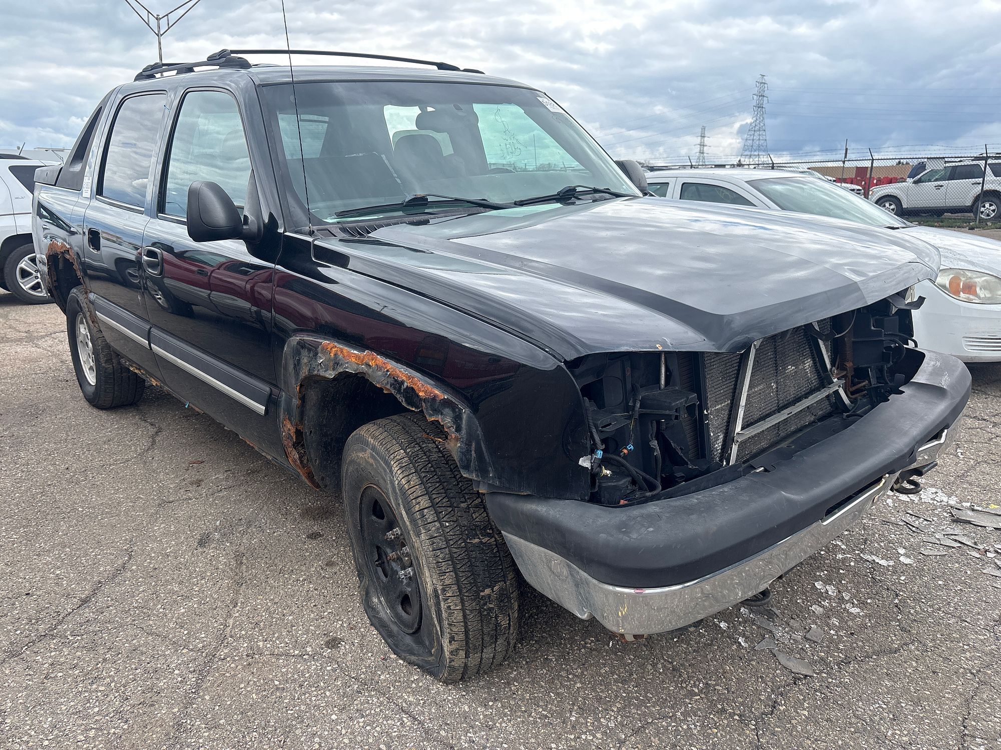 2004 CHEVROLET AVALANCHE 1500 - Image 2