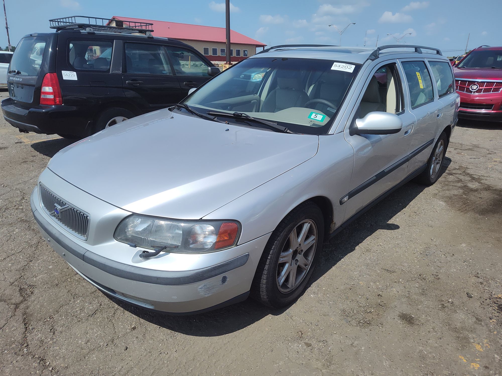 2001 VOLVO V70 - Image 1