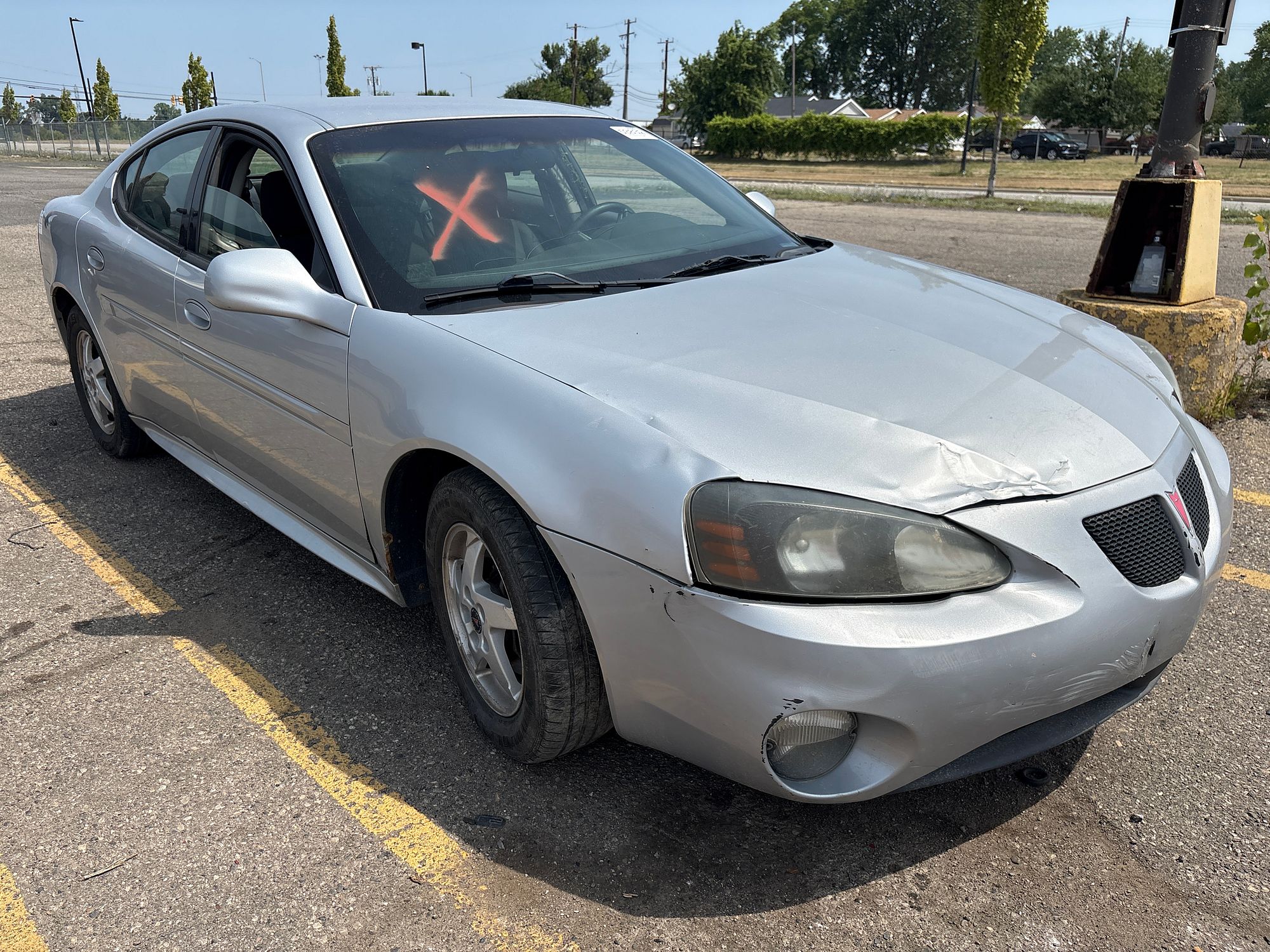 2004 PONTIAC GRAND PRIX - Image 2