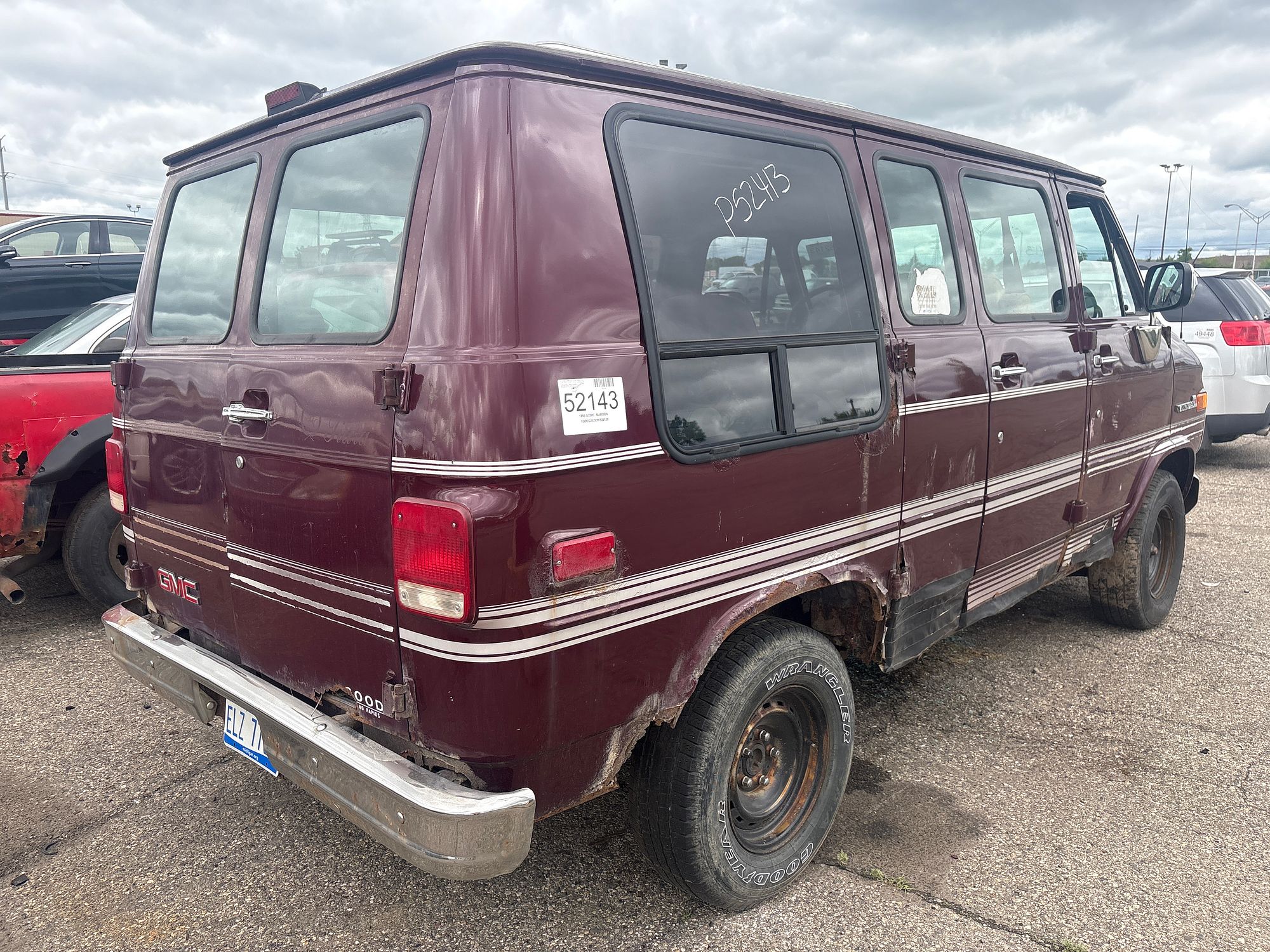 1993 GMC G2500 - Image 3