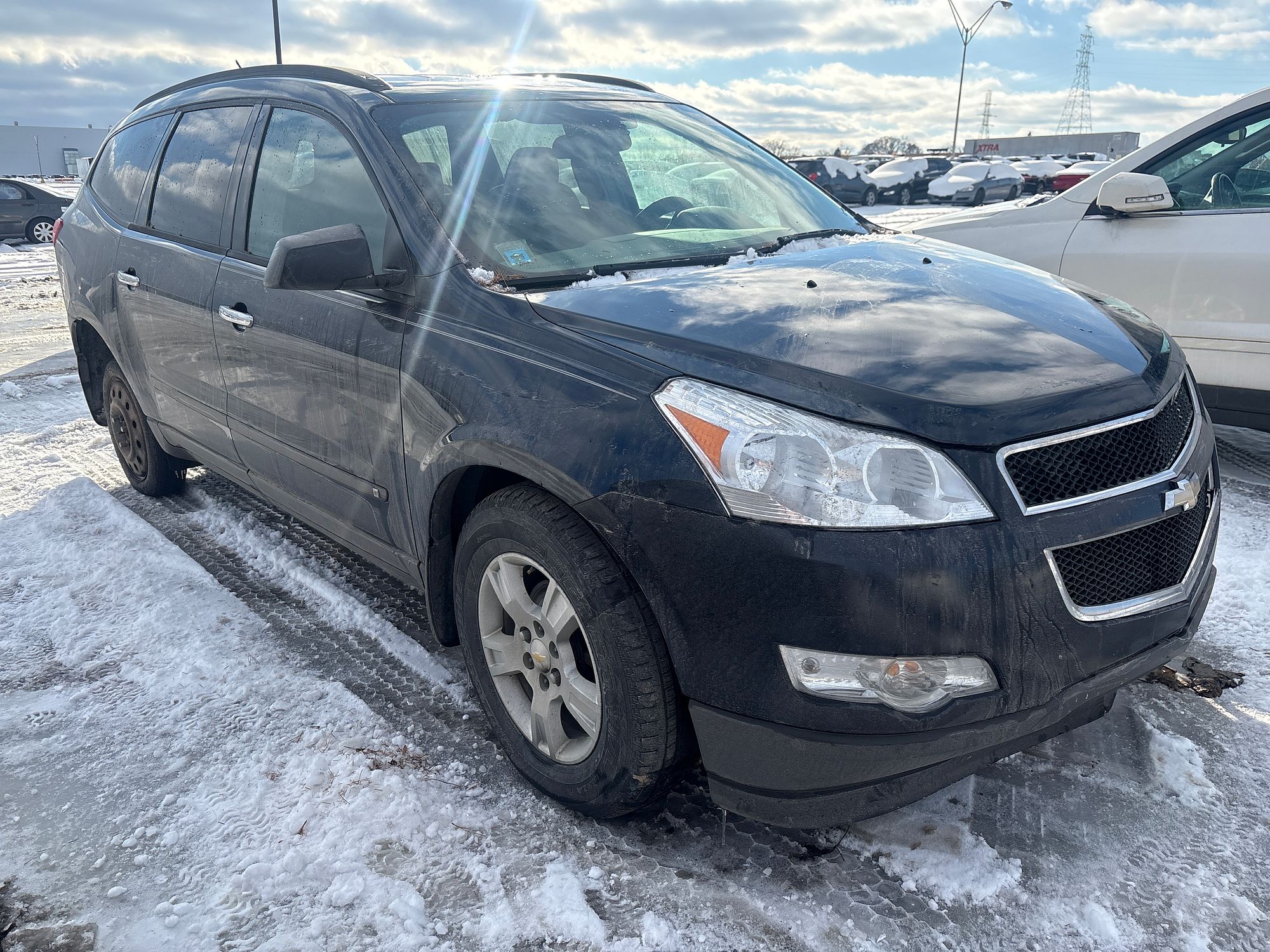 2009 CHEVROLET TRAVERSE - Image 2