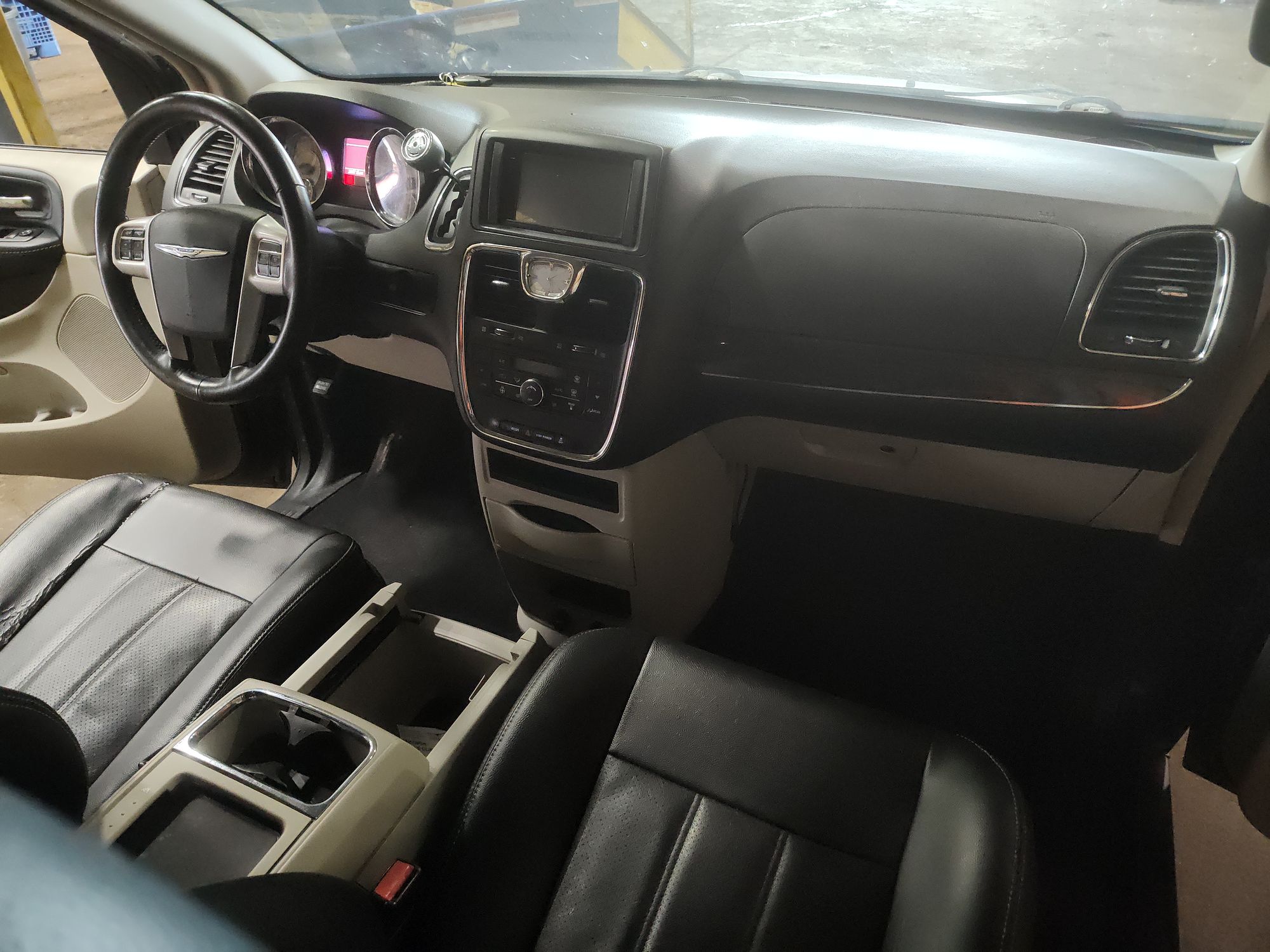 2015 CHRYSLER TOWN COUNTRY - Image 7