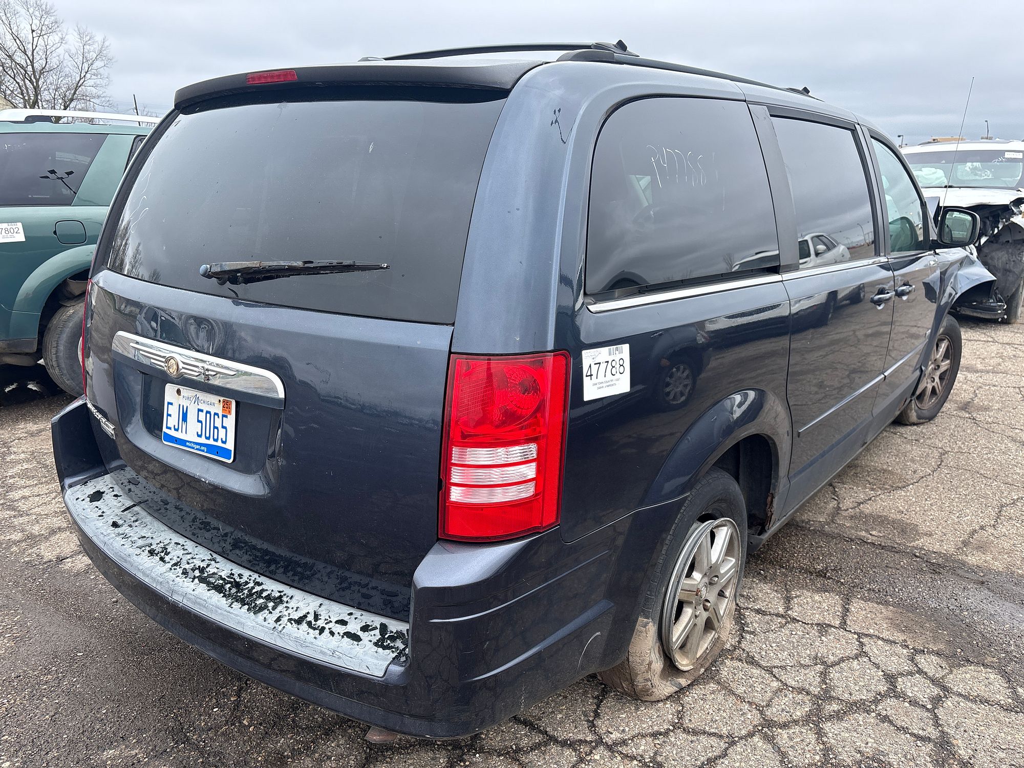 2008 CHRYSLER TOWN COUNTRY - Image 3