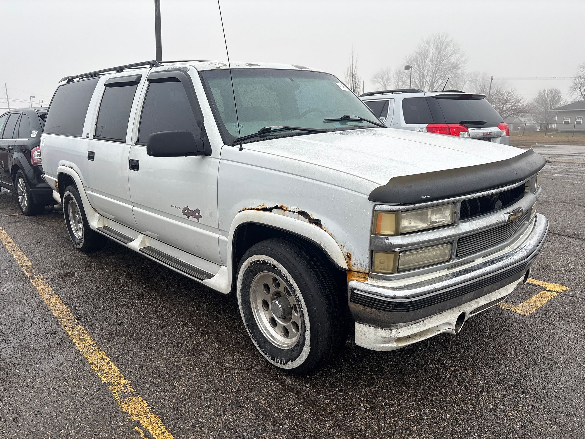 1999 CHEVROLET SUBURBAN 1500 - Image 2