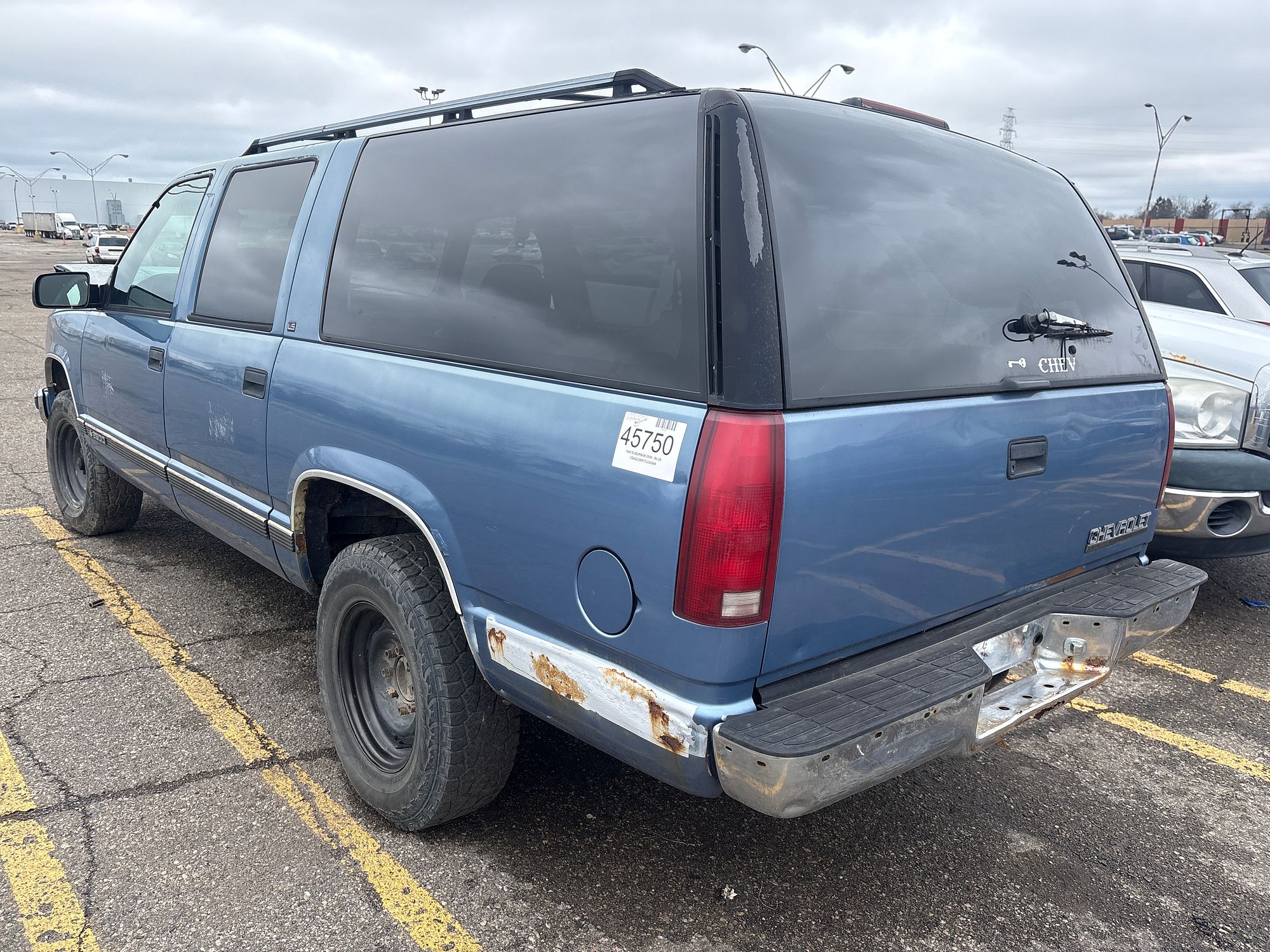 1996 CHEVROLET SUBURBAN 2500 - Image 4