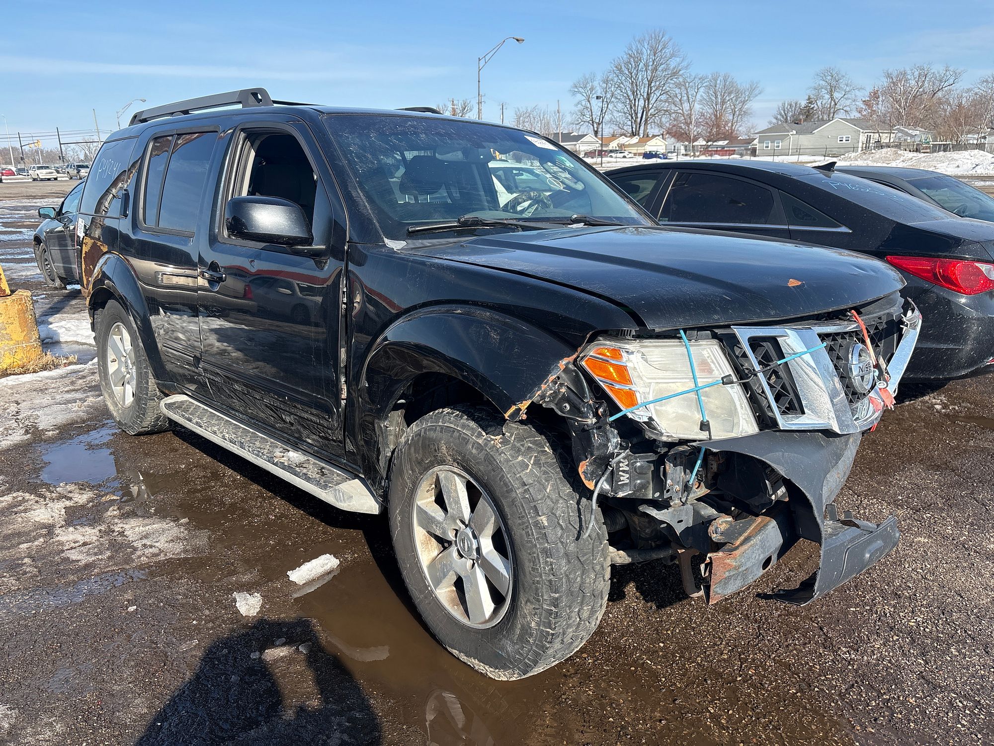 2011 NISSAN PATHFINDER - Image 2