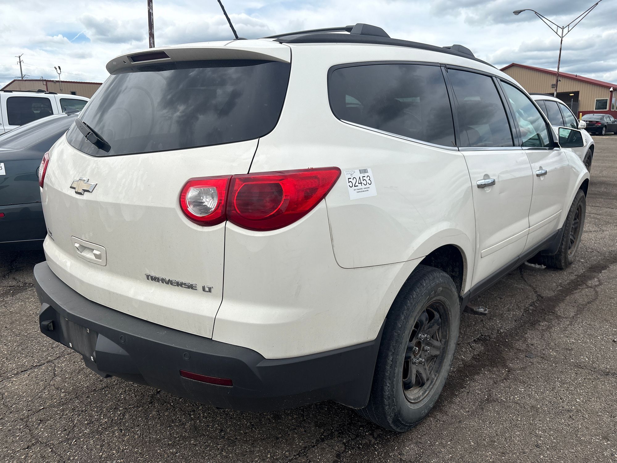 2011 CHEVROLET TRAVERSE - Image 3