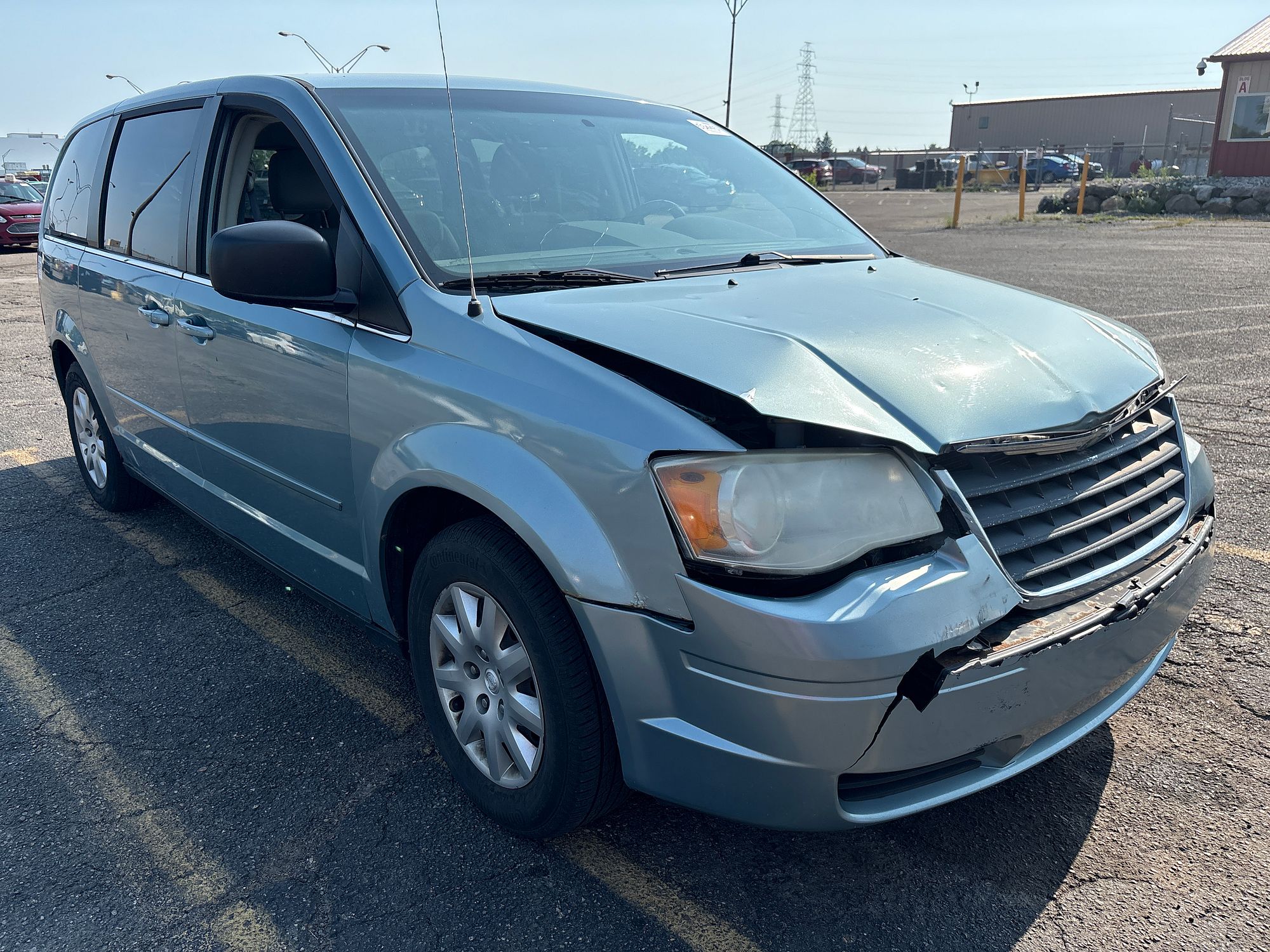 2009 CHRYSLER TOWN COUNTRY - Image 2