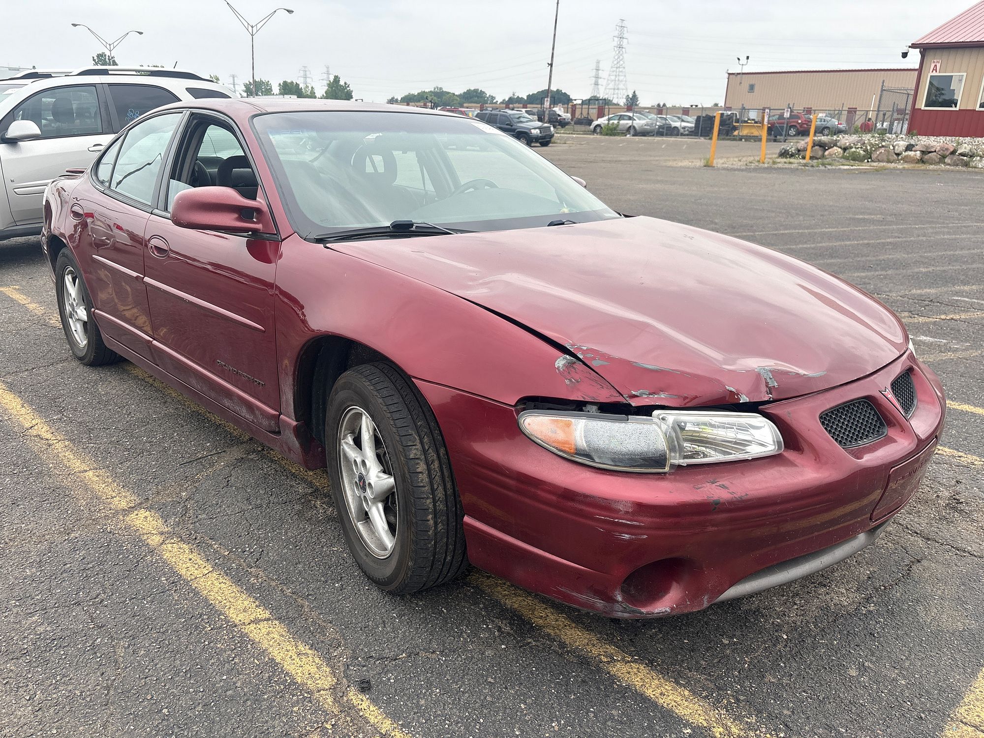 2002 PONTIAC GRAND PRIX - Image 2