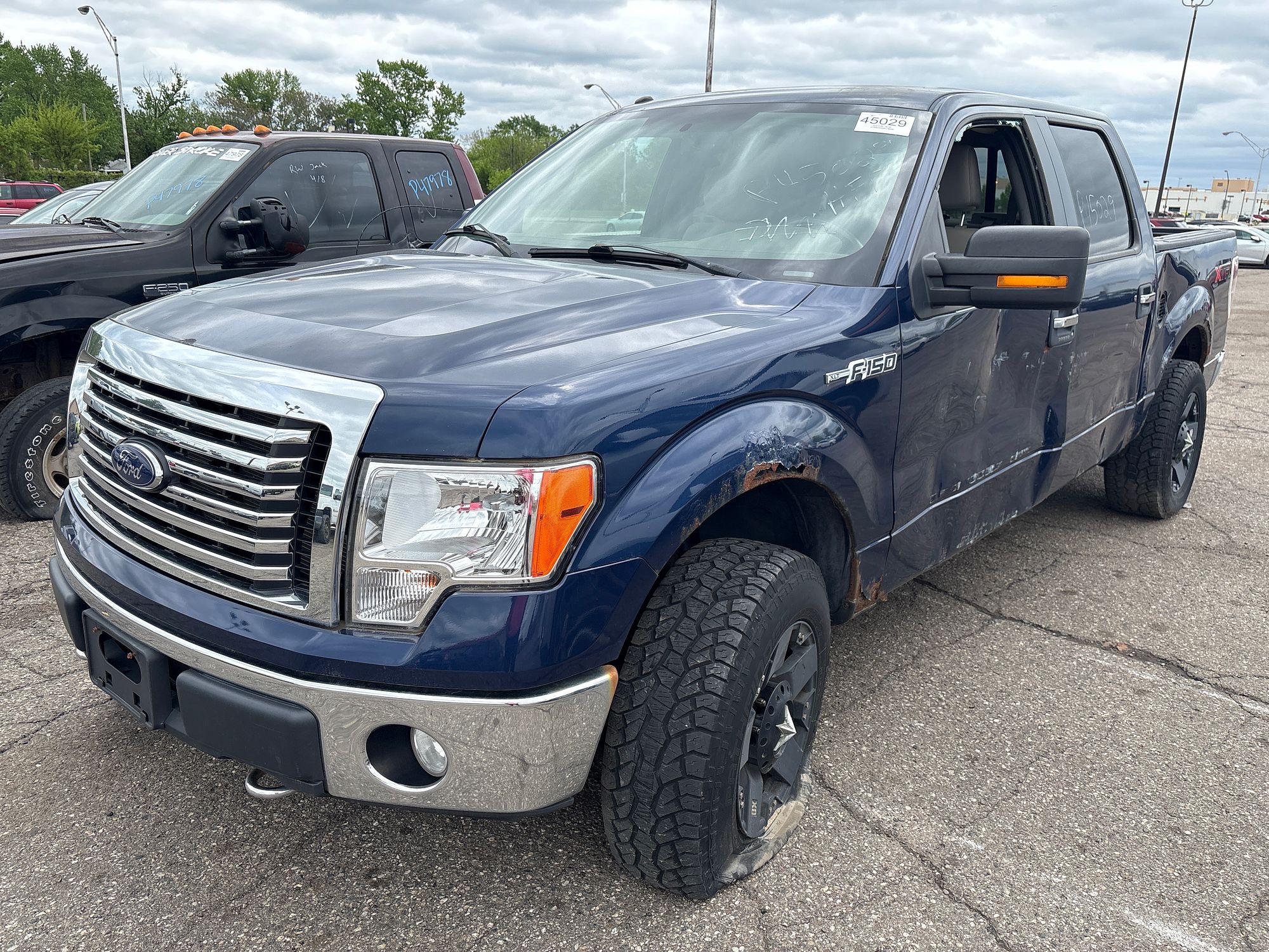 2010 FORD F150 - Image 1