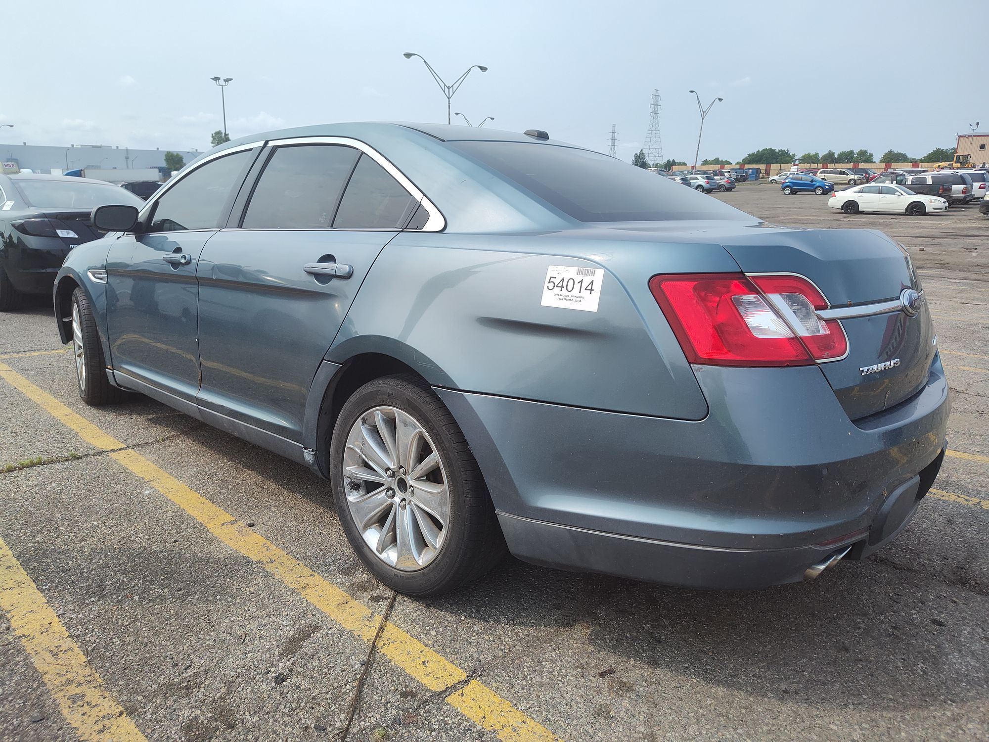 2010 FORD TAURUS - Image 4