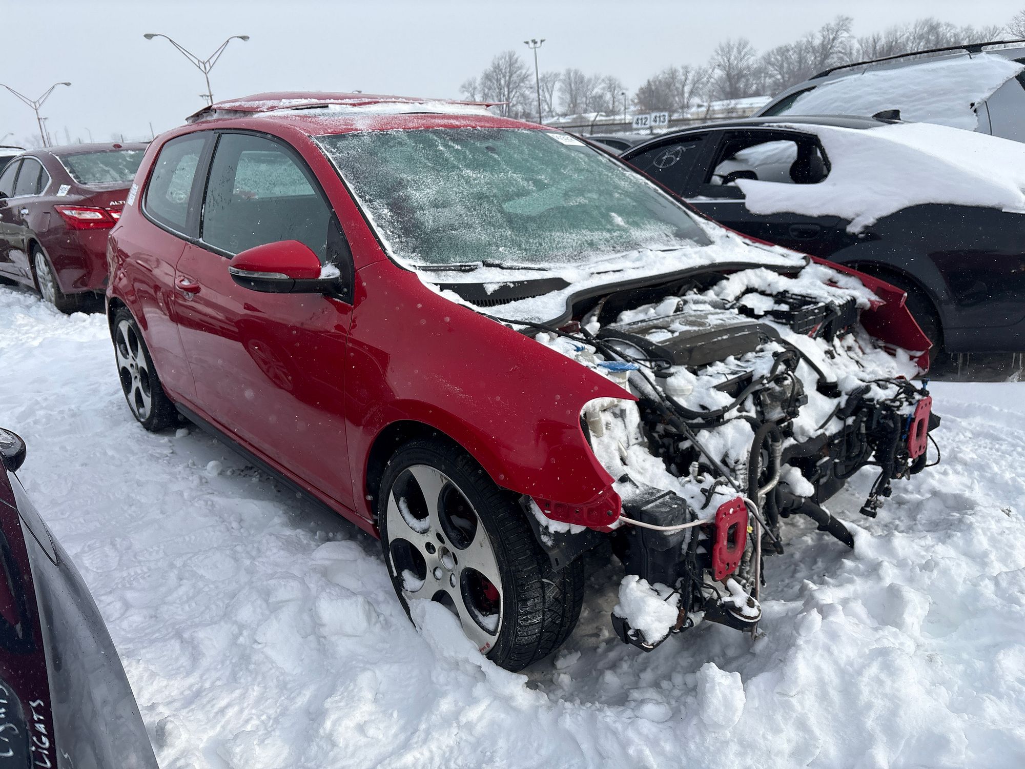 2011 VOLKSWAGEN GTI - Image 2
