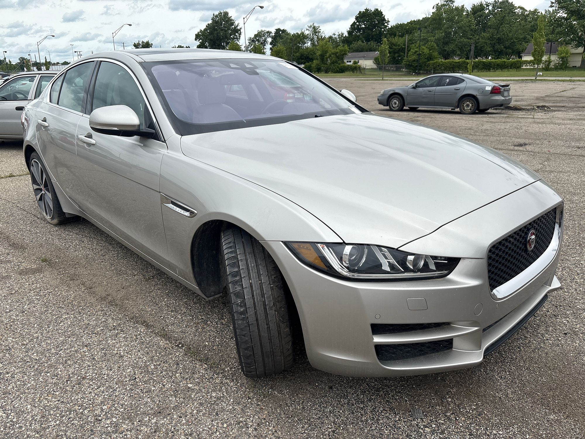 2017 JAGUAR XE - Image 2
