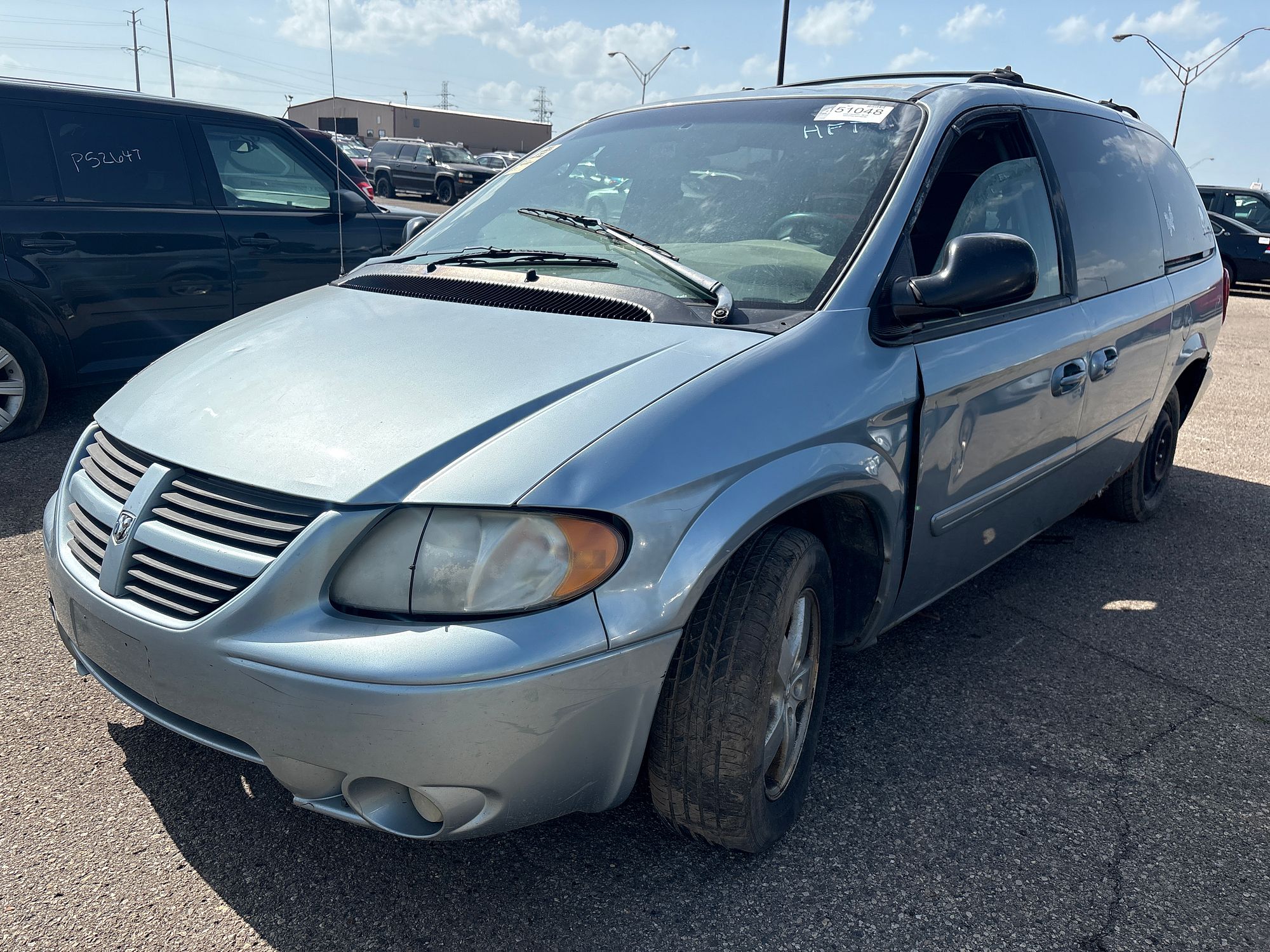 2005 DODGE CARAVAN - Image 1