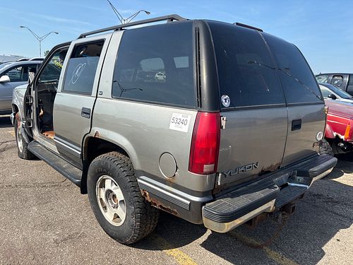 1999 GMC YUKON - Thumbnail 4