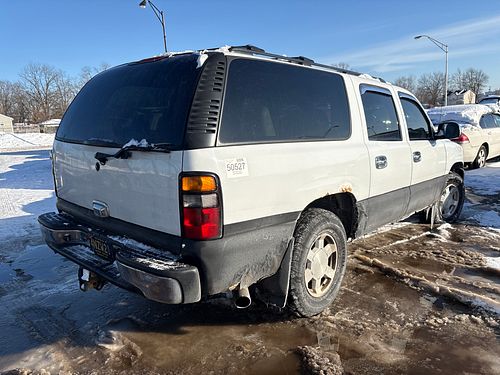 2004 GMC YUKON - Thumbnail 3