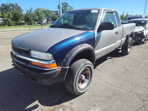2000 CHEVROLET S10 PICKUP - Thumbnail 1