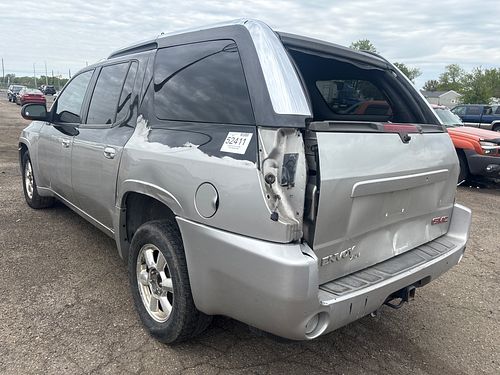 2004 GMC ENVOY XUV - Thumbnail 4