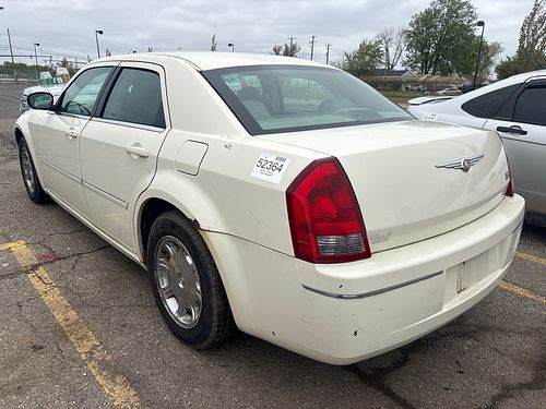 2006 CHRYSLER 300 - Thumbnail 4