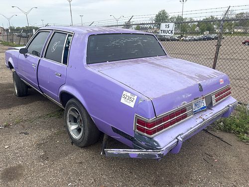 1986 PONTIAC BONNEVILLE - Thumbnail 4