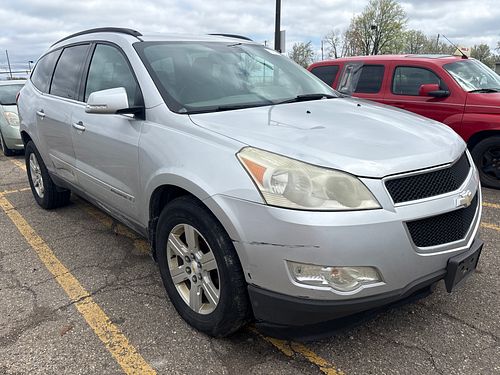 2009 CHEVROLET TRAVERSE - Thumbnail 2