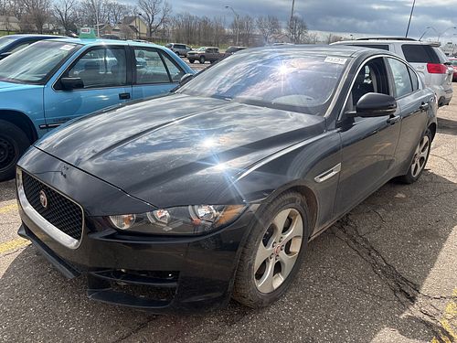 2017 JAGUAR XE - Thumbnail 1