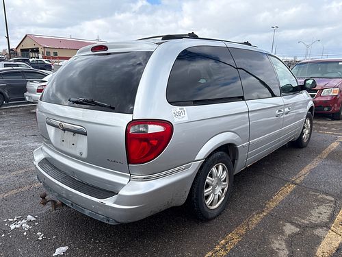 2005 CHRYSLER TOWN COUNTRY - Thumbnail 3